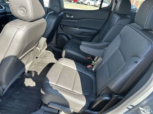 Certified 2023 GMC Acadia SLT w/ Preferred Package FWD image 28