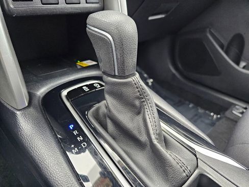 Certified 2022 Toyota Corolla Cross LE image 38