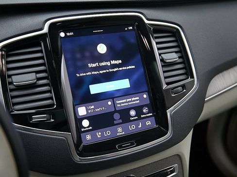 Certified 2023 Volvo XC90 B6 Plus w/ Protection Package AWD/4WD image 15