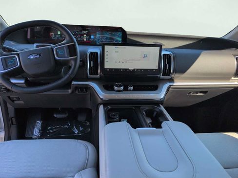 New 2026 Ford Expedition Platinum AWD/4WD image 5