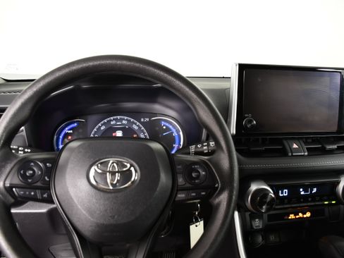 Used 2025 Toyota RAV4 LE AWD/4WD image 16