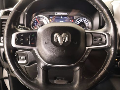 Used 2019 RAM 1500 Big Horn AWD/4WD image 3