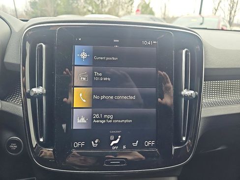 Used 2020 Volvo XC40 T4 R-Design w/ Protection Package image 27