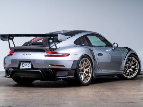 Used 2018 Porsche 911 GT2 RS w/ Weissach Package RWD image 7
