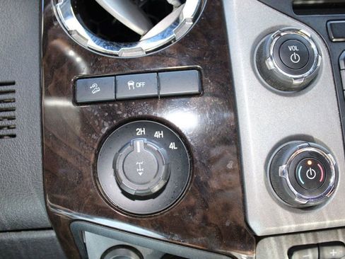 Used 2015 Ford F250 Platinum w/ FX4 Off-Road Package AWD/4WD image 28