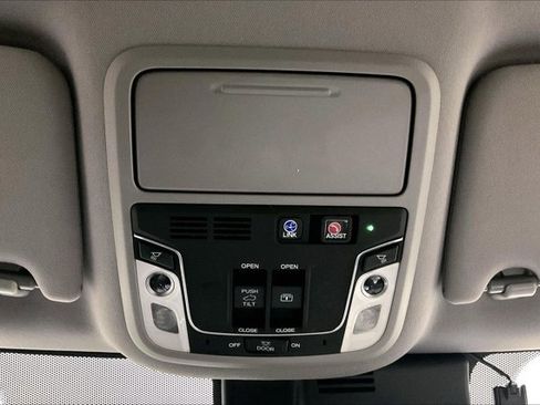 Used 2020 Honda Pilot Elite image 36