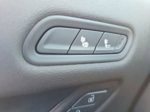 Used 2024 Cadillac Escalade Luxury image 18