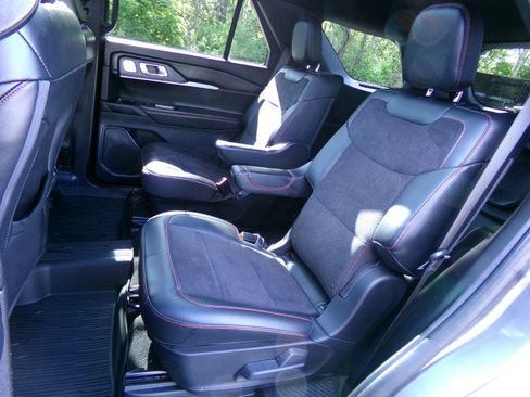 Used 2025 Ford Explorer ST AWD/4WD image 15