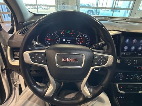 Used 2022 GMC Terrain SLT w/ Infotainment Package II image 32