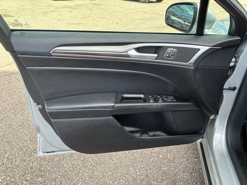 Used 2019 Ford Fusion SEL FWD image 14