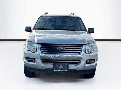Used 2008 Ford Explorer XLT image 2