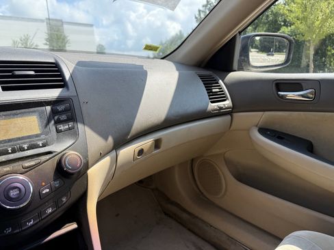 Used 2004 Honda Accord LX image 11