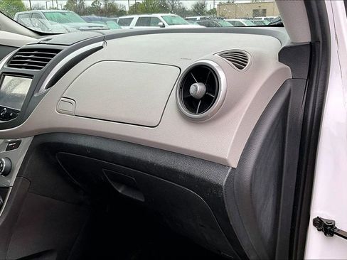 Used 2016 Chevrolet Trax LT image 17