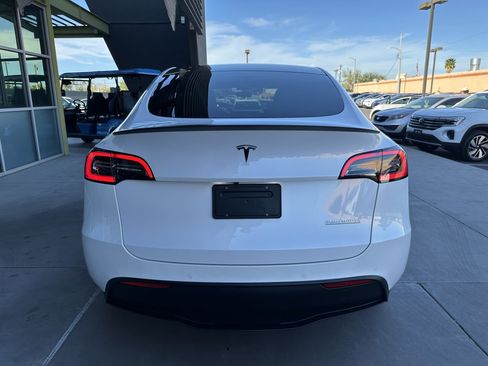 Used 2022 Tesla Model Y Performance image 11