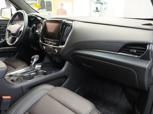 Used 2023 Chevrolet Traverse High Country w/ LPO, Floor Liner Package AWD/4WD image 27