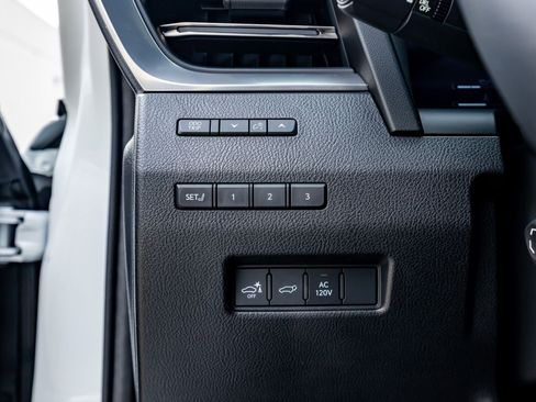 Used 2024 Lexus GX 550 w/ Accessory Package (Z1) AWD/4WD image 22