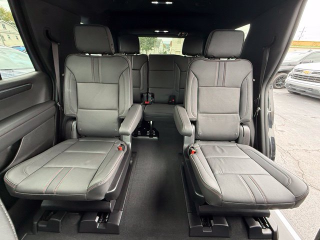 Used 2026 Chevrolet Tahoe RST w/ Comfort Package AWD/4WD image 17