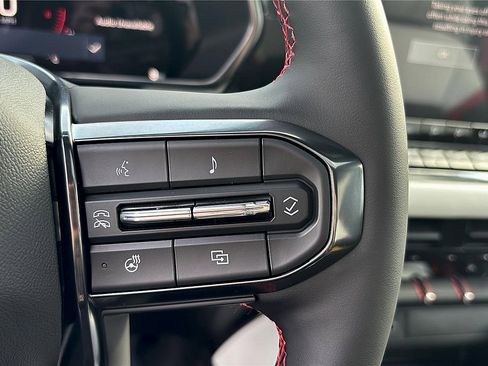 New 2025 GMC Canyon AT4 w/ AT4X Package AWD/4WD image 14