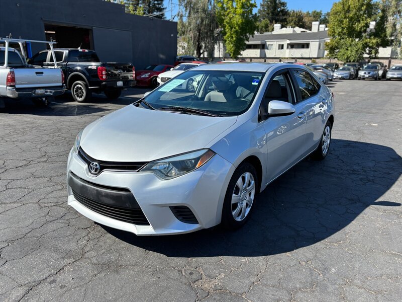Used 2016 Toyota Corolla LE FWD image 7