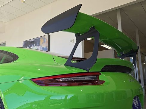 Used 2019 Porsche 911 GT3 RS RWD image 14