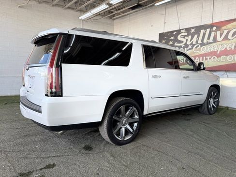 Used 2016 Cadillac Escalade ESV Premium image 9