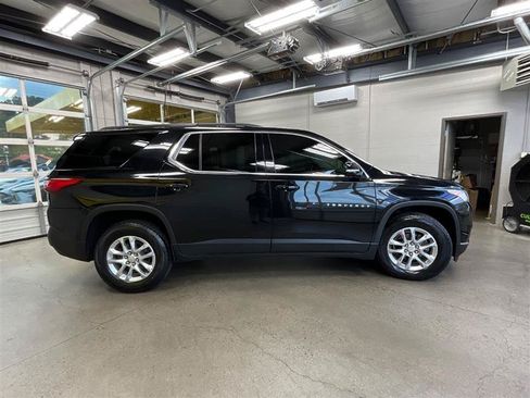 Used 2019 Chevrolet Traverse LT FWD image 6