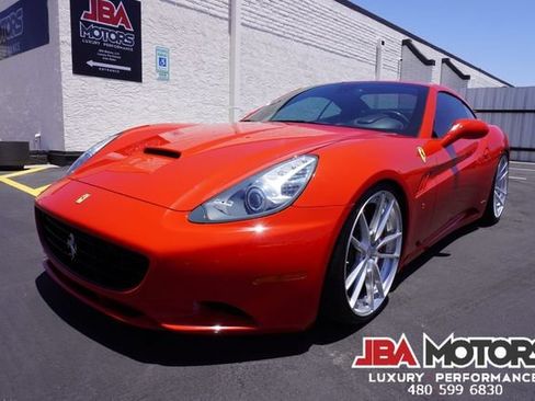 Used 2014 Ferrari California RWD image 37