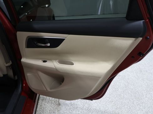Used 2015 Nissan Altima 2.5 SV w/ Convenience Package image 21