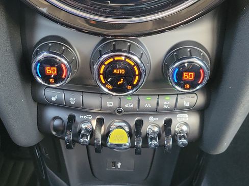 Certified 2024 MINI Cooper SE FWD image 20