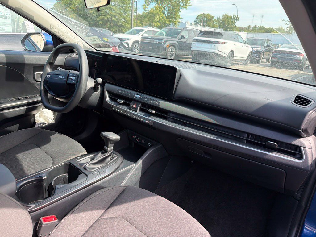 Used 2026 Kia K4 FWD image 28