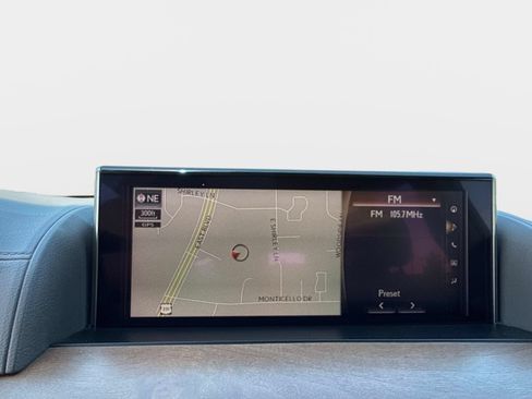 Used 2019 Lexus LX 570 4WD w/ Luxury Package image 22