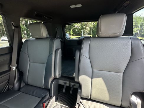 Used 2024 Lexus GX 550 w/ Cold Area Package AWD/4WD image 10