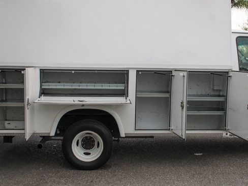 Used 2014 Ford E-350 and Econoline 350 Super Duty w/ Power Windows & Locks Group image 11