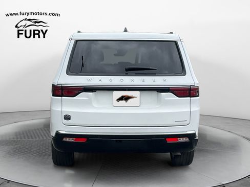 Used 2024 Jeep Wagoneer L Series III w/ Premium Group I AWD/4WD image 4