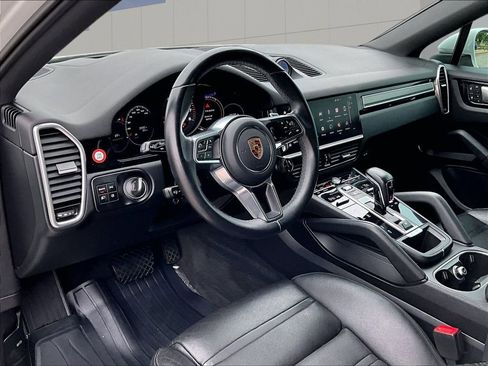 Certified 2023 Porsche Cayenne Platinum Edition AWD/4WD image 4
