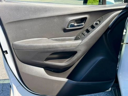 Used 2019 Chevrolet Trax LS FWD image 20