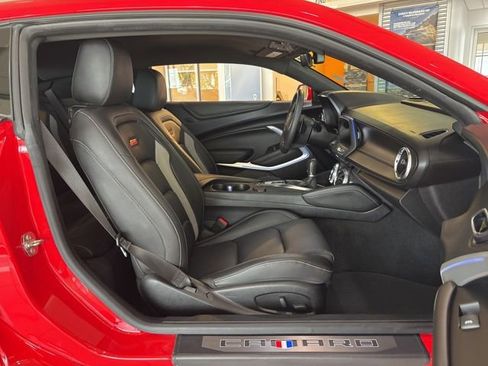 Used 2020 Chevrolet Camaro SS RWD image 8