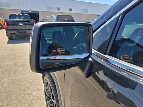 Used 2022 GMC Sierra 1500 Denali w/ Denali Carbonpro Edition AWD/4WD image 9