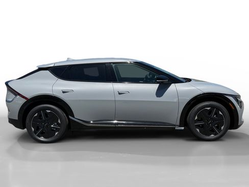 New 2026 Kia EV6 Wind RWD image 6