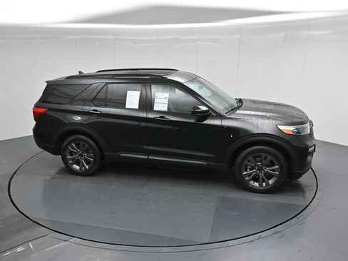 Certified 2022 Ford Explorer XLT w/ Equipment Group 202A image 59