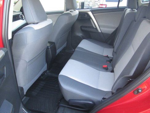 Used 2015 Toyota RAV4 LE AWD/4WD image 10