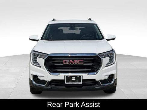 Used 2024 GMC Terrain SLE AWD/4WD image 3