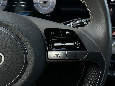 Used 2025 Hyundai Elantra SEL image 37