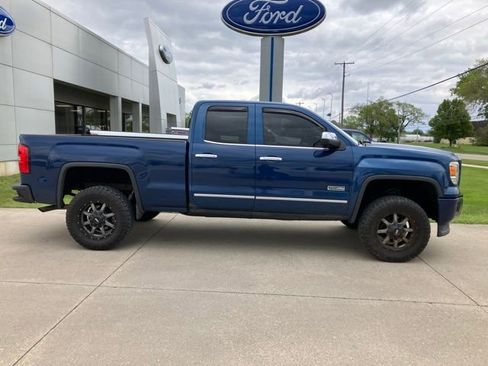 Used 2015 GMC Sierra 1500 SLE w/ All-Terrain Package AWD/4WD image 4
