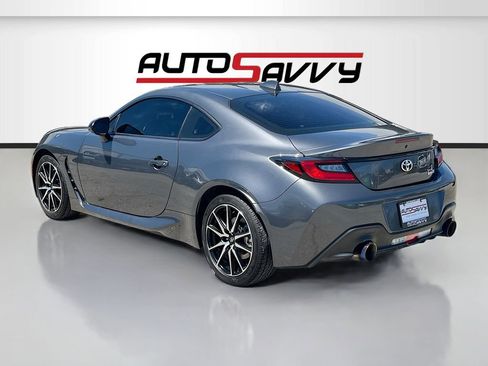 Used 2022 Toyota GR86 RWD image 5