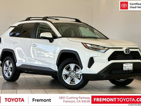 Certified 2025 Toyota RAV4 XLE FWD image 1