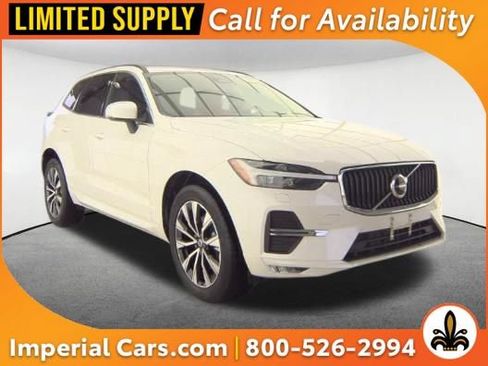Used 2023 Volvo XC60 B5 Core AWD/4WD image 1