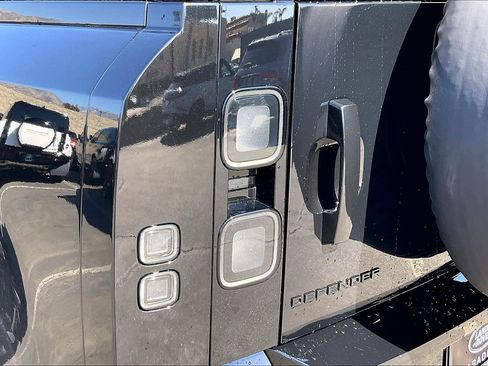 New 2026 Land Rover Defender 110 X-Dynamic SE image 6