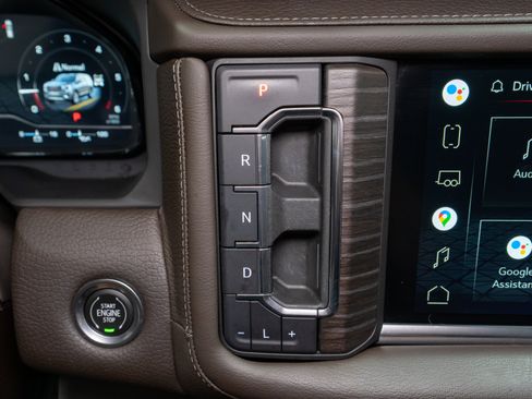 Used 2022 GMC Yukon Denali AWD/4WD image 25