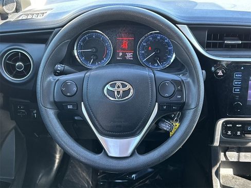 Used 2019 Toyota Corolla L image 33